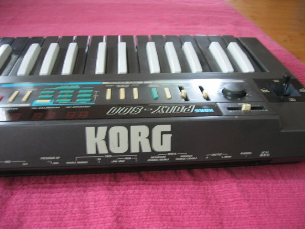KORG POLY 800 - Legendární analogový syntezátor -REVERZNÍ !!!
