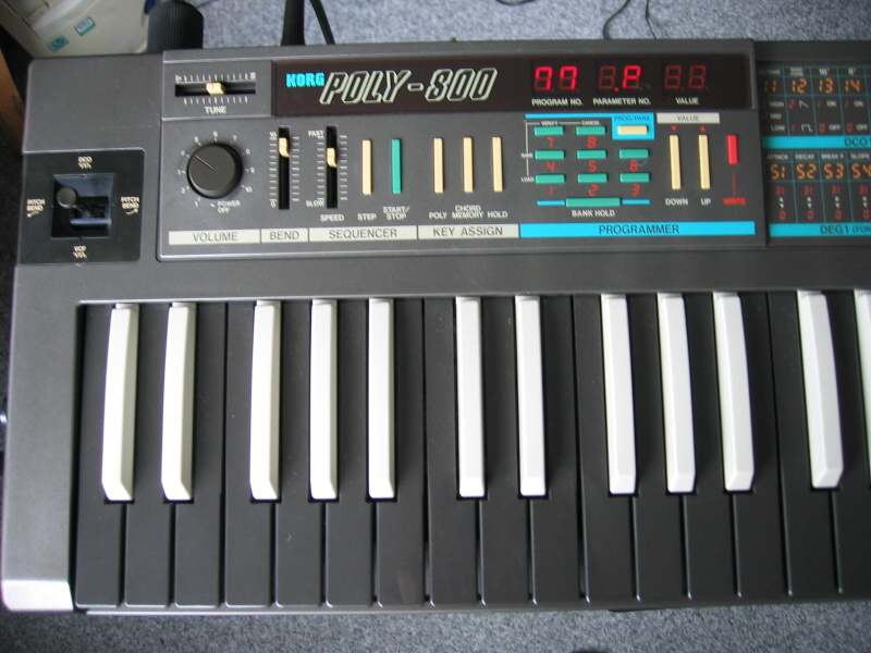 KORG POLY 800 - Legendární analogový syntezátor -REVERZNÍ !!!