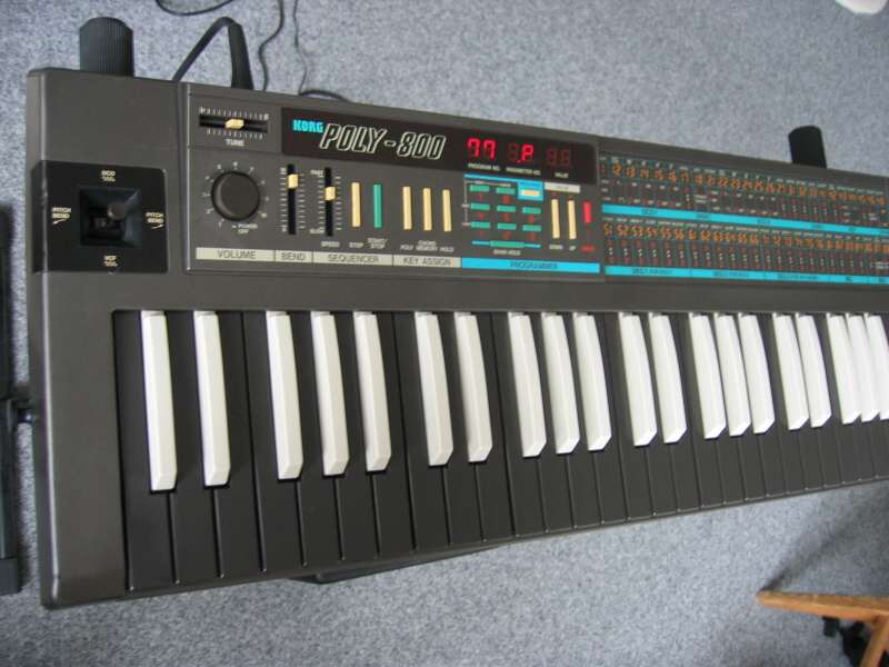 KORG POLY 800 - Legendární analogový syntezátor -REVERZNÍ !!!