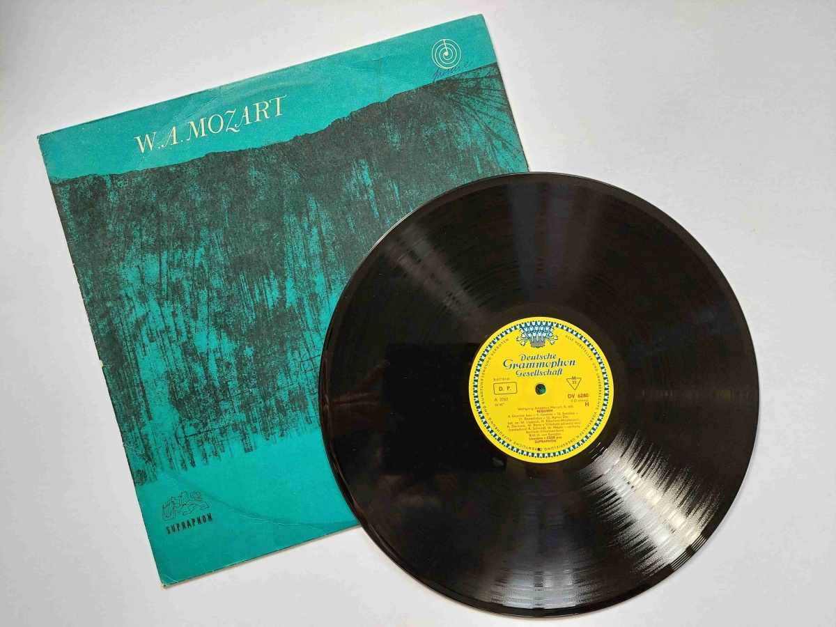 LP Wolfgang Amadeus Mozart - REQUIEM - KARAJAN