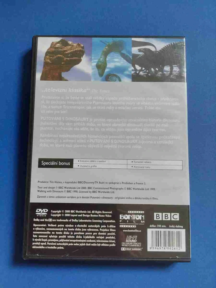 DVD Putování s dinosaury