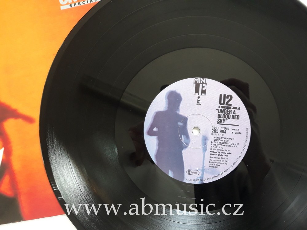 LP U2 - Under A Blood Red Sky