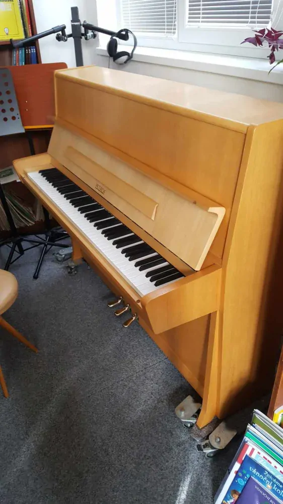Pianino PETROF 1986