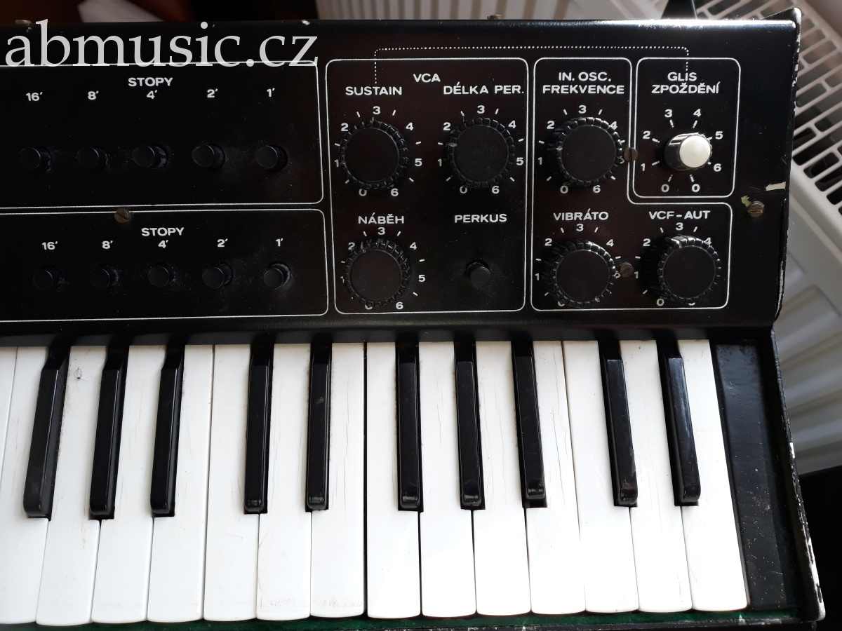 Syntezátor Unisono 3-83 Ultra Rare !!!