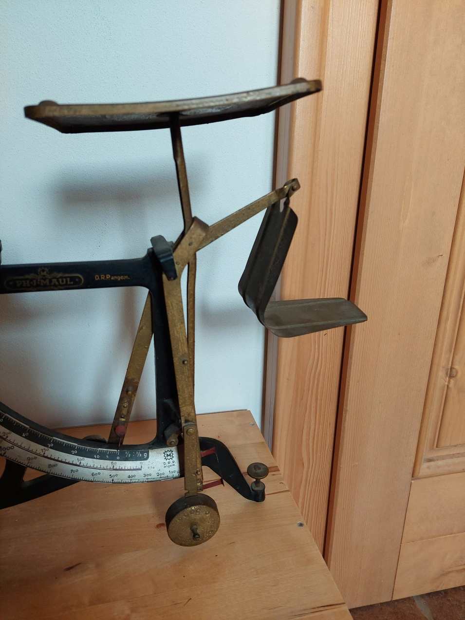 Váha na dopisy PH. J. Maul Exaktus D. R. Pangem Hamburg SCALE