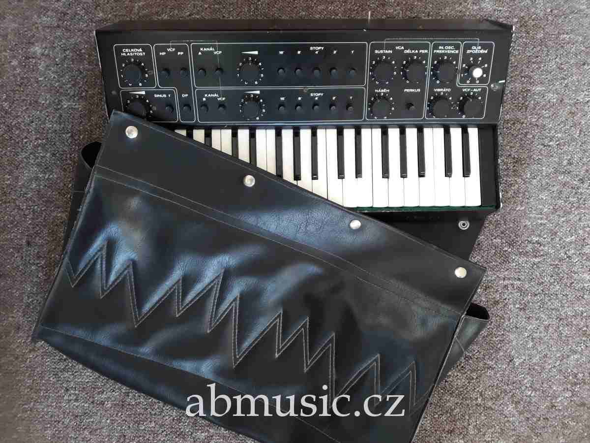 Syntezátor Unisono 3-83 Ultra Rare !!!